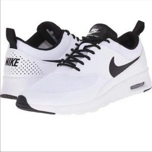 Nike Wonen’s Air Max Thea Running Sneakers